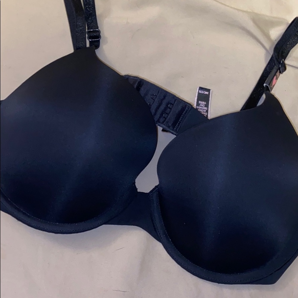 Victoria’s Secret T-Shirt Push-up Bra 34c NWT